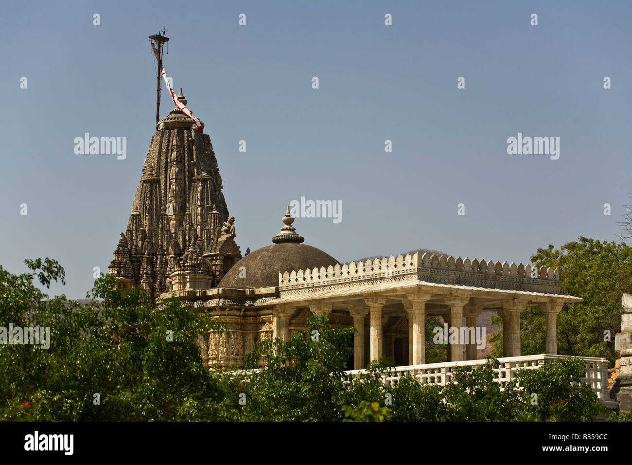A JAIN TEMPLE at RANAKPUR in the Pali District of RAJASTHAN near Sadri is carved out of white marble INDIA Stock Photo