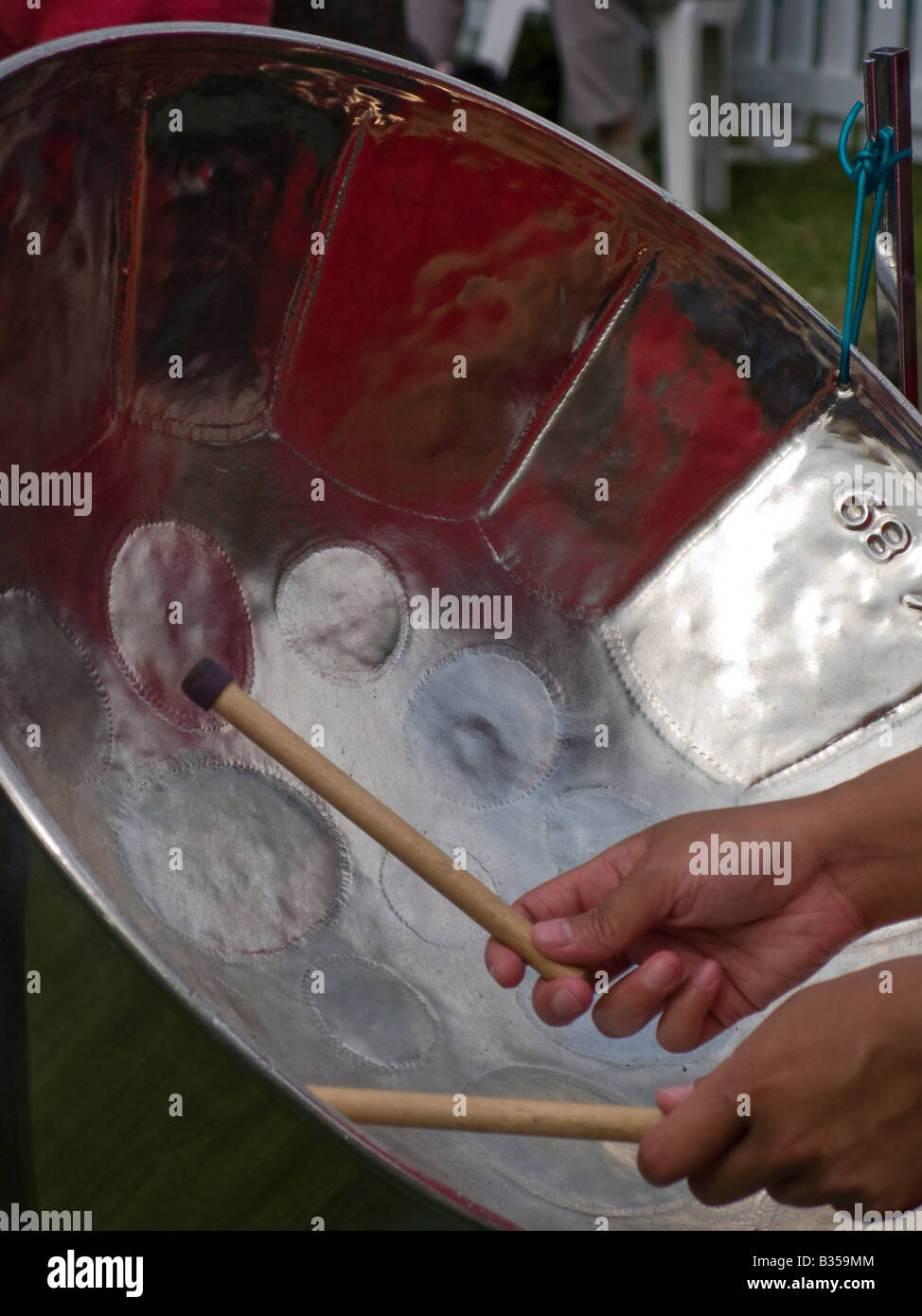 Steel drum player hires stock photography and images Alamy