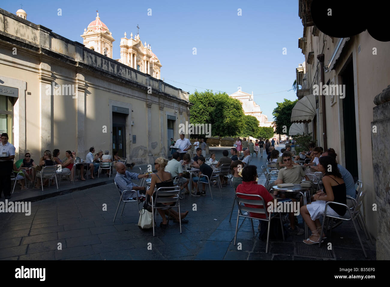 Cafe sicilia noto hi-res stock photography and images - Alamy