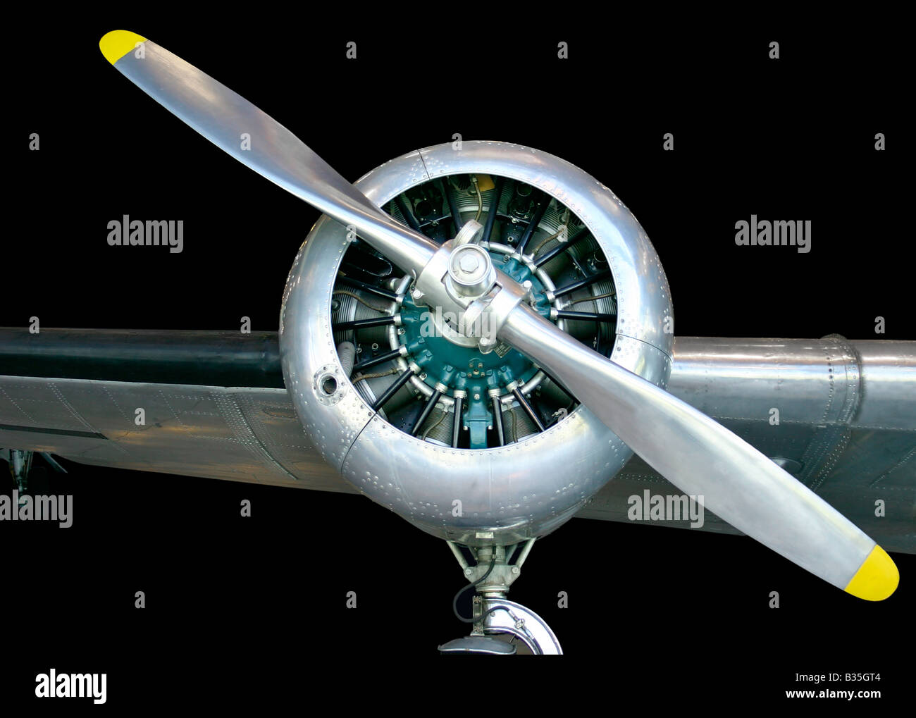 Propeller shaft hires stock photography and images Alamy