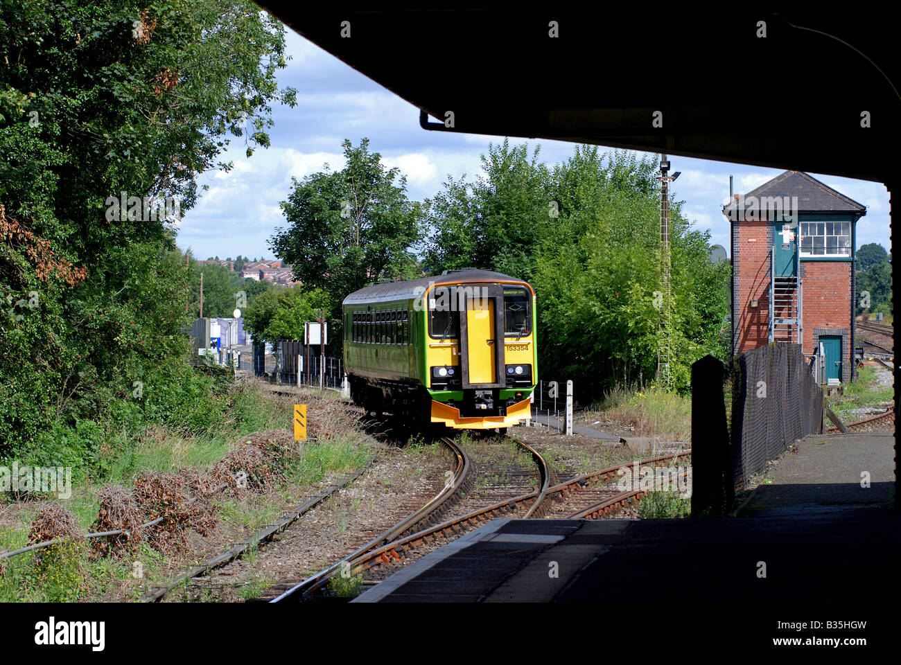 Train from Stourbridge Town arriving at Stourbridge Junction station, West Midlands, England, UK Stock Photo