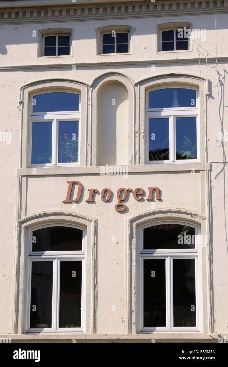 Außenbeschriftung am Gebäude in Wismar Deutschland Exterior lettering on building in Wismar Germany Stock Photo