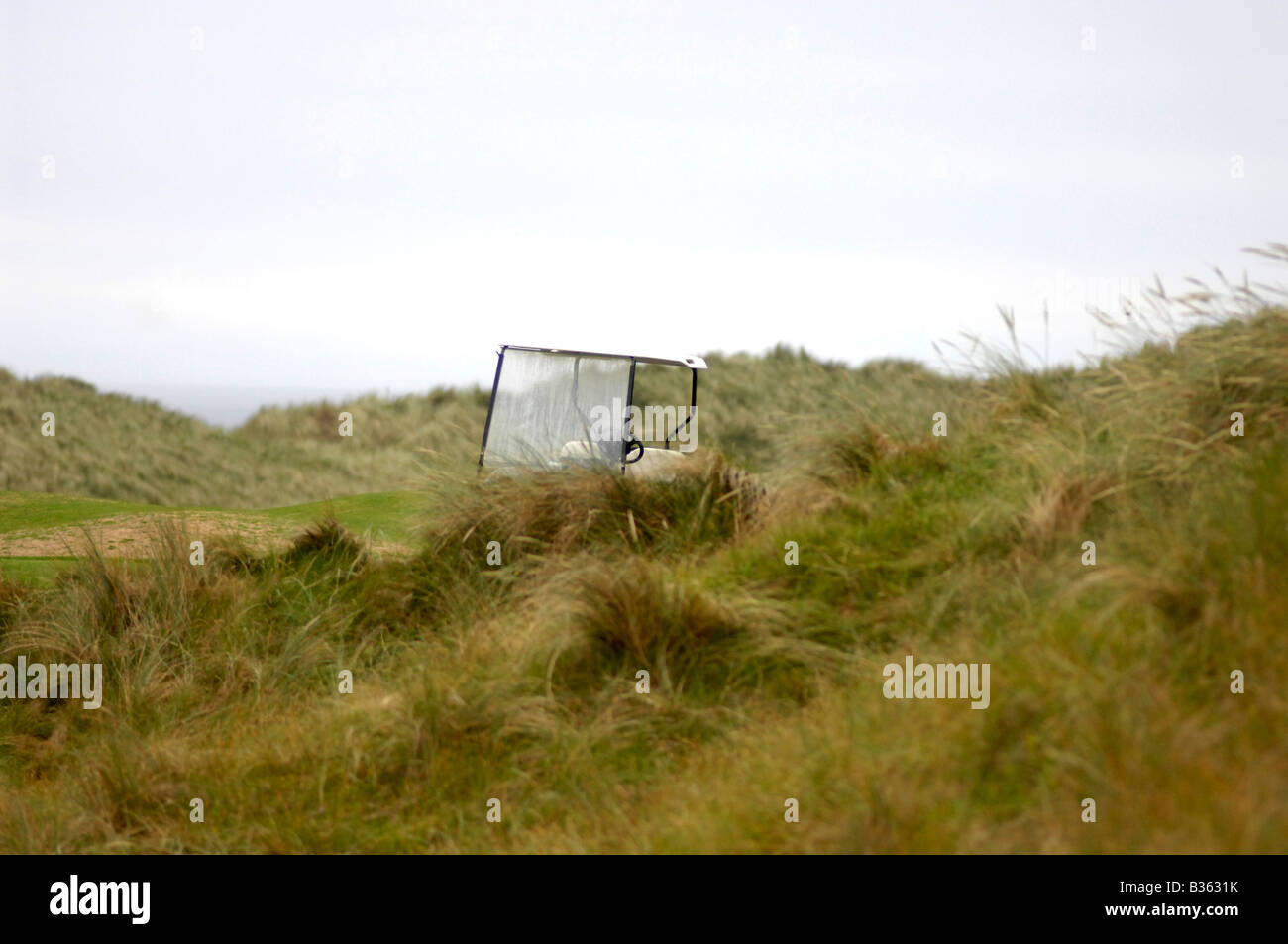 Drive golf buggy hi-res stock photography and images - Alamy
