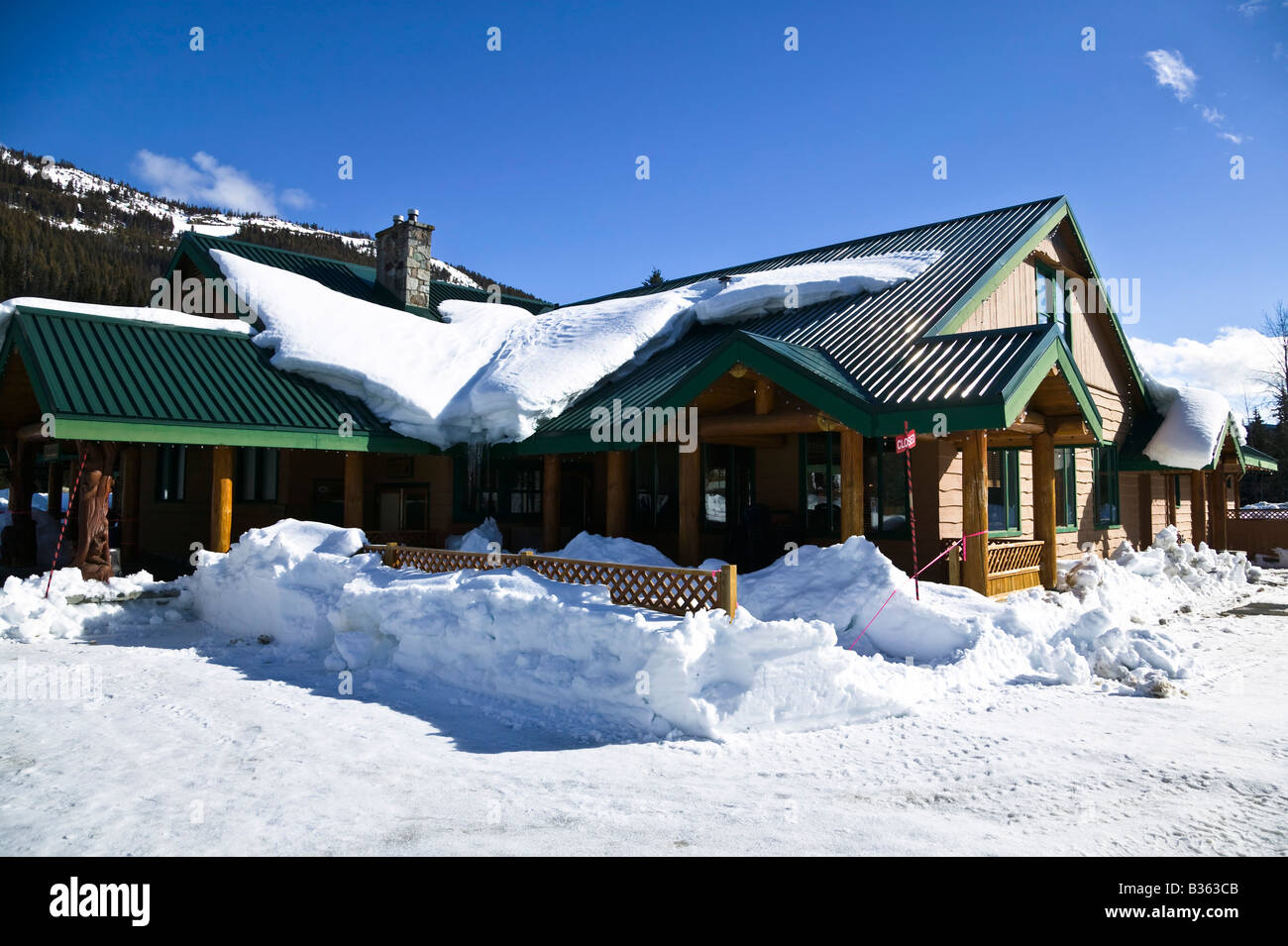 Manning Park Lodge Stock Photo Alamy