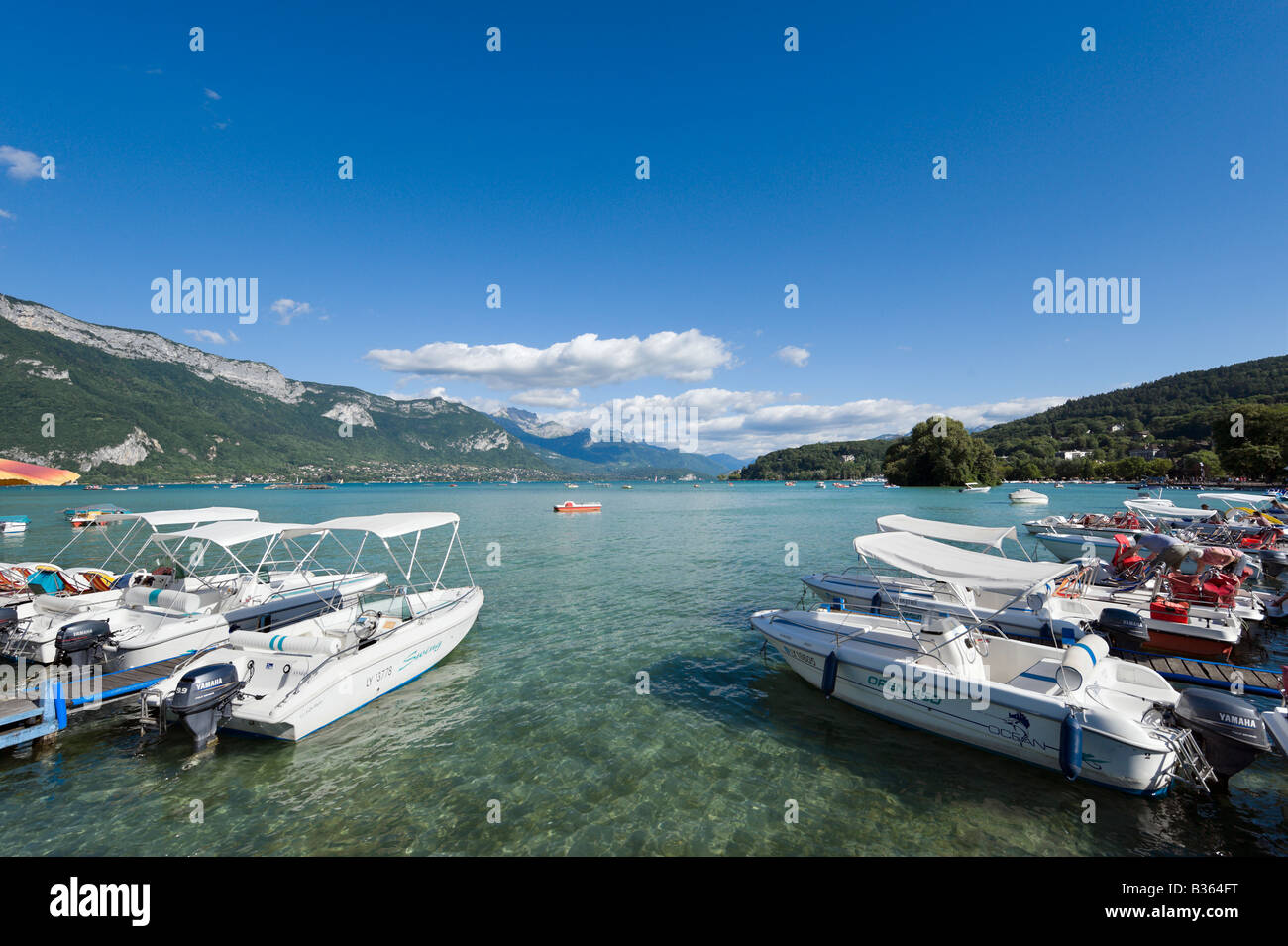 Lake annecy boats hires stock photography and images Alamy