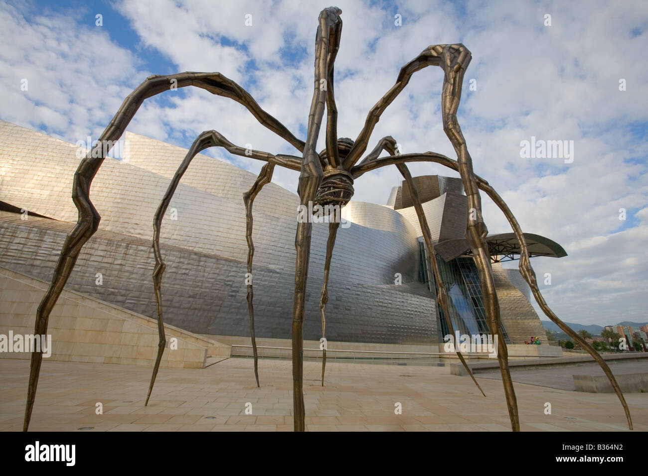 Louise Bourgeois' iconic spider Maman – Everything you need to know