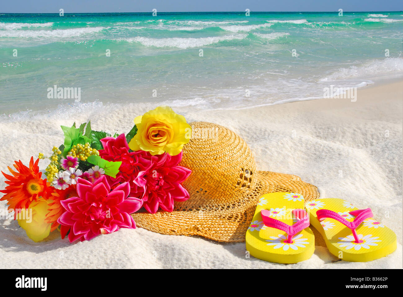 Flip flops and summer hat hi-res stock photography and images - Alamy