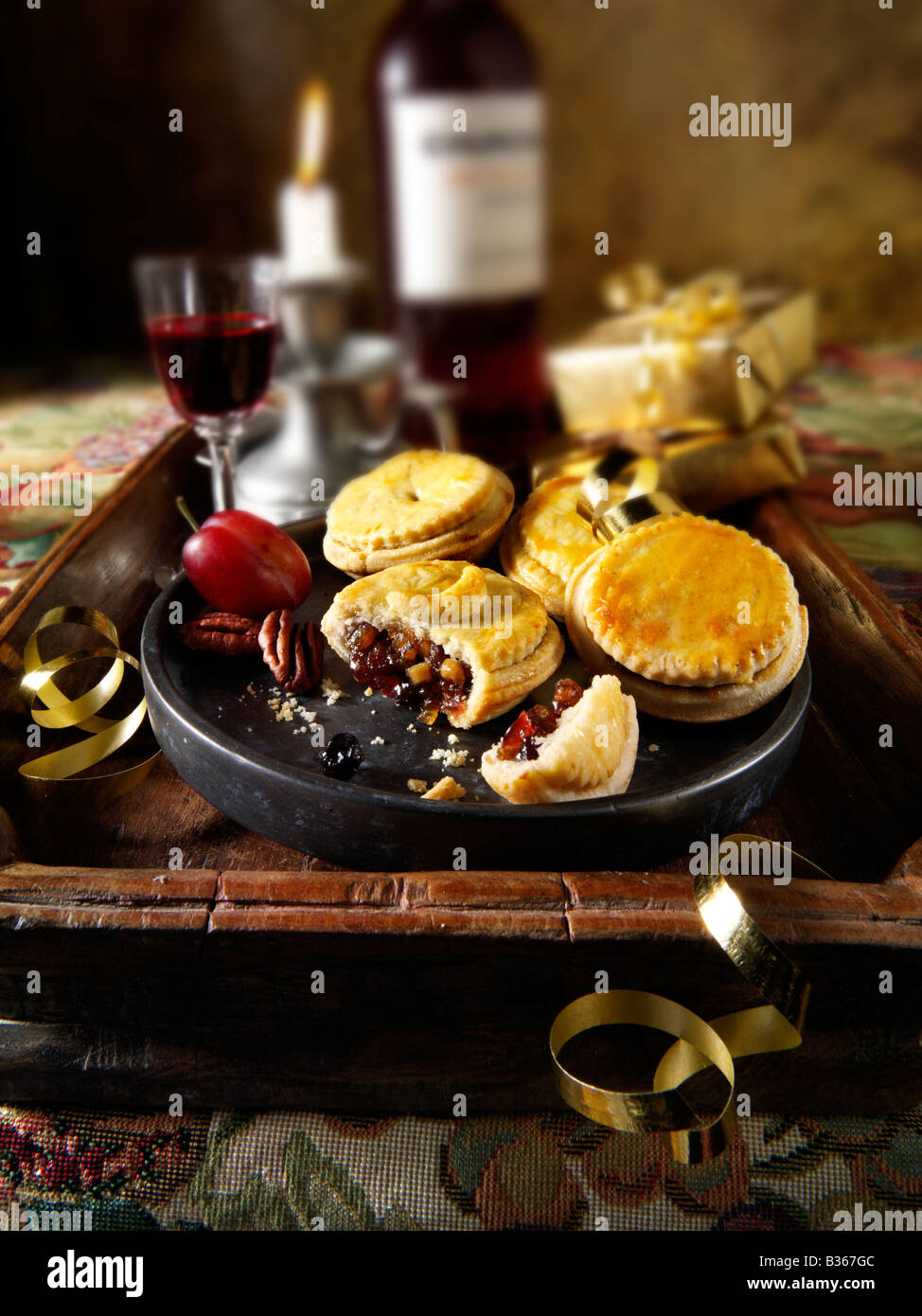 Festive Mince Pies Hi res Stock Photography And Images Alamy
