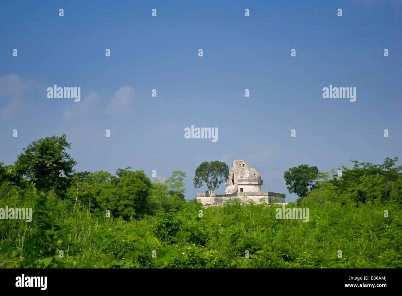 The ruins of El Caracol Observatory or 'The Observatory' at the Mayan archeological site of Chichen Itza in Yucatan, Mexico. Stock Photo