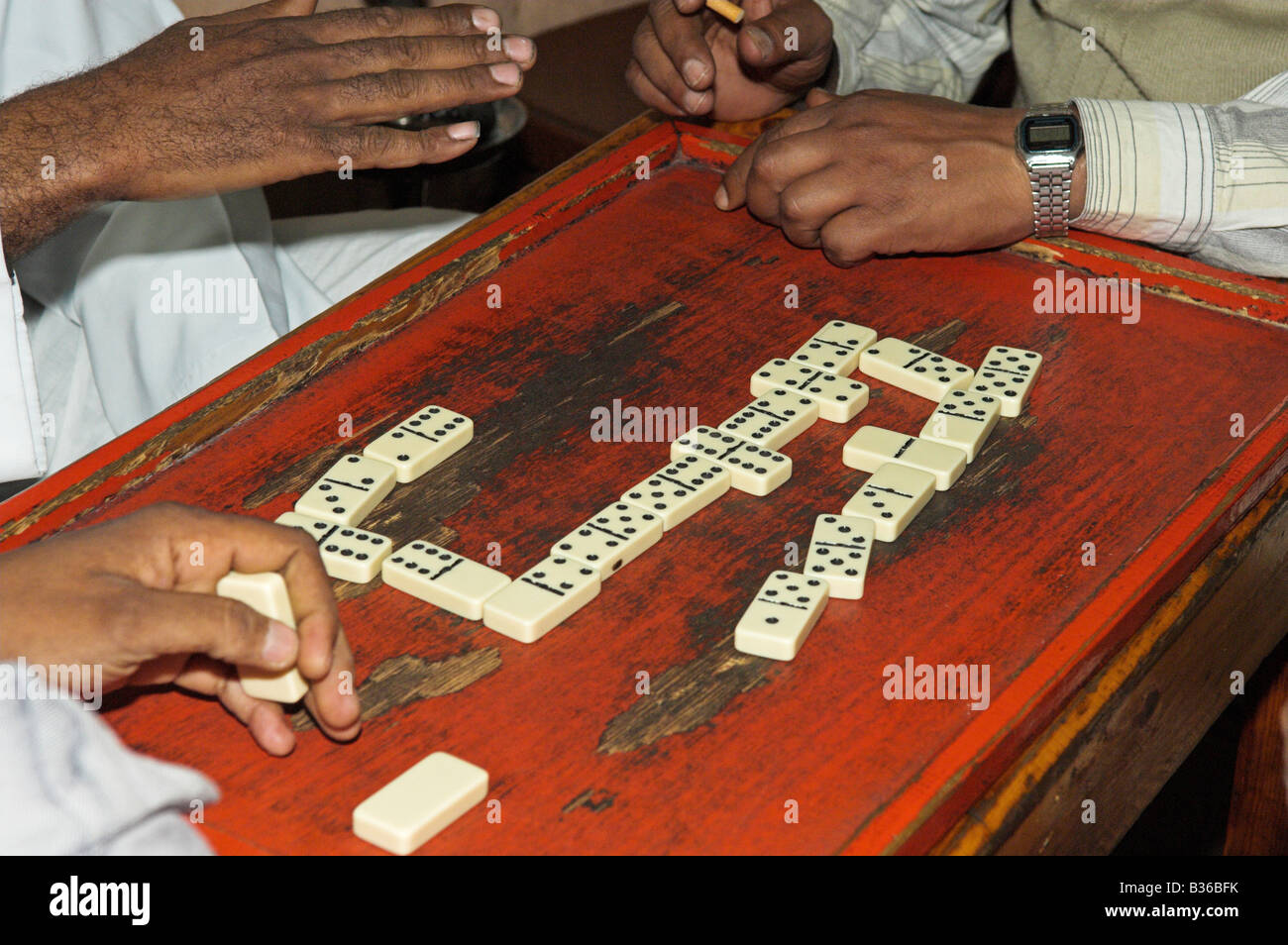 Arab men playing dominoes hi-res stock photography and images - Alamy