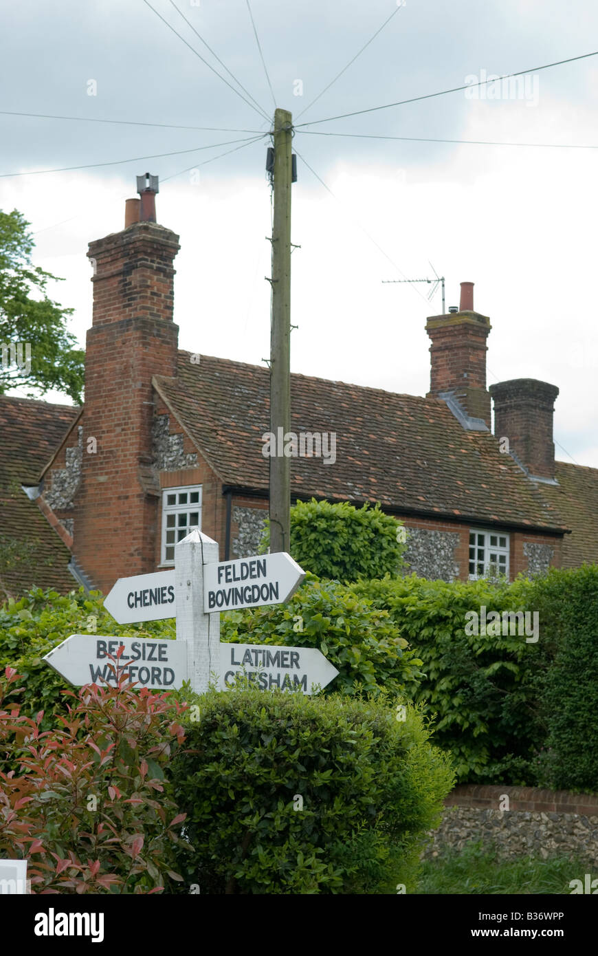 Bovingdon herts hires stock photography and images Alamy