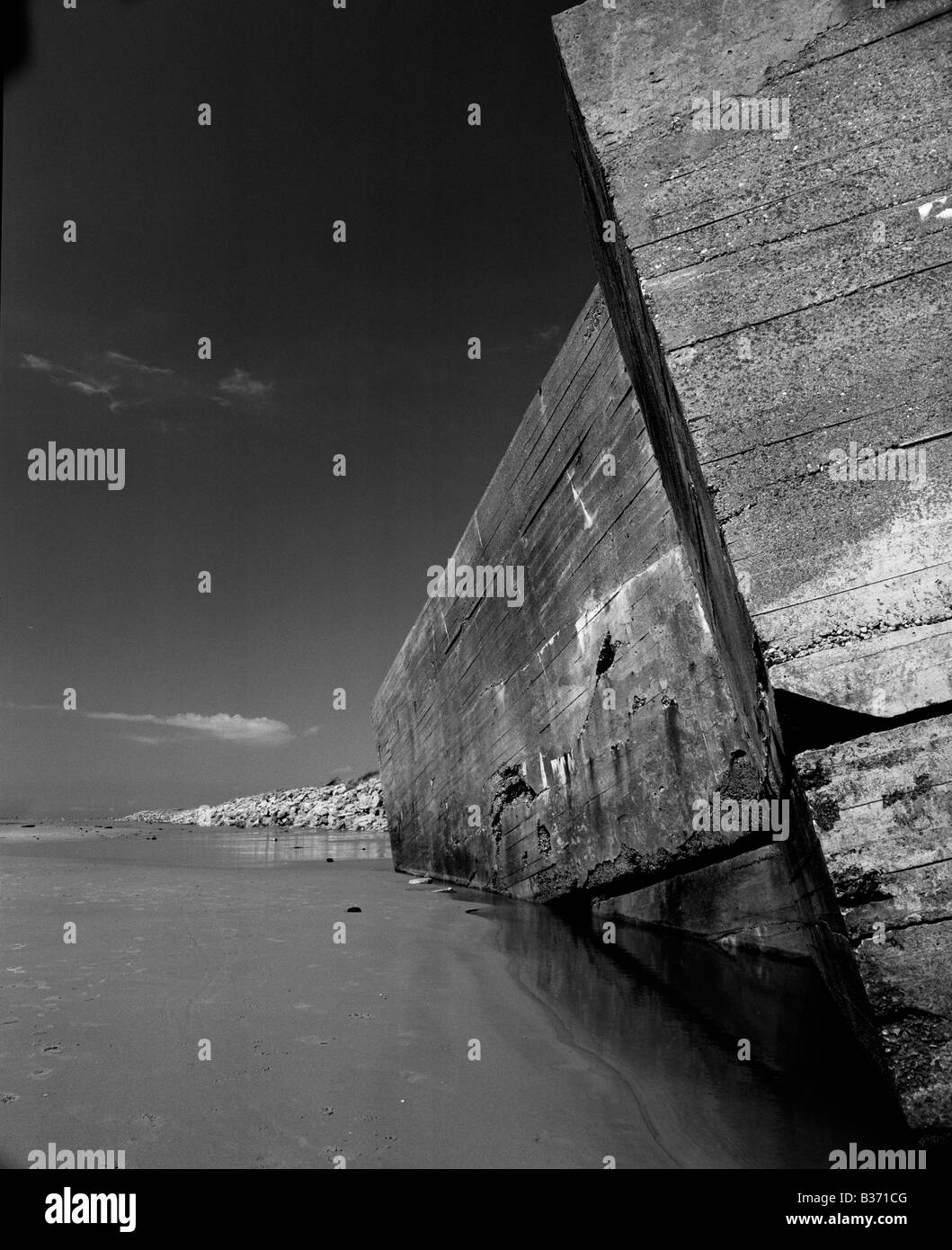 Concrete bunker Black and White Stock Photos & Images - Alamy
