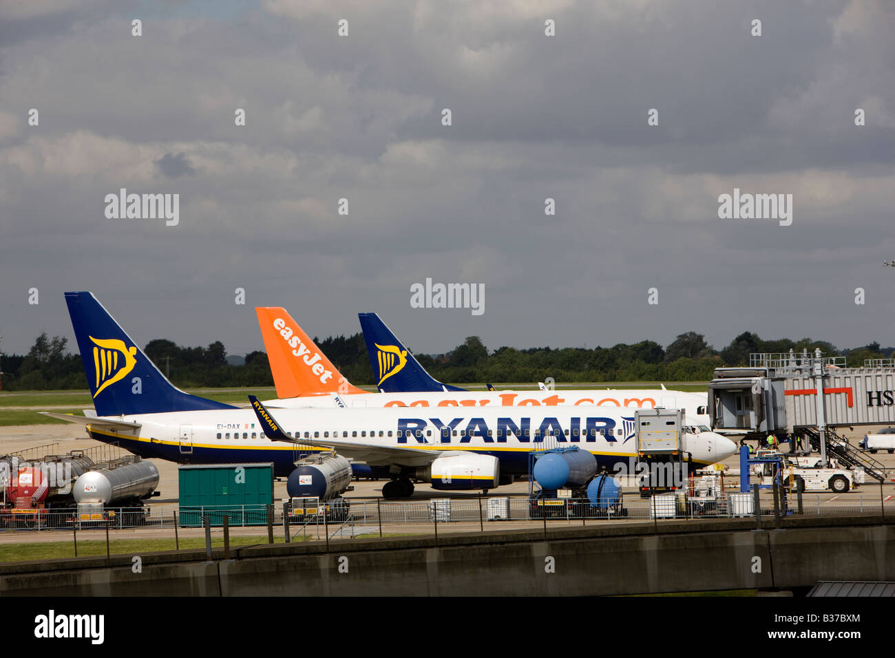 Ryanair aircraft at london stansted airport hires stock photography