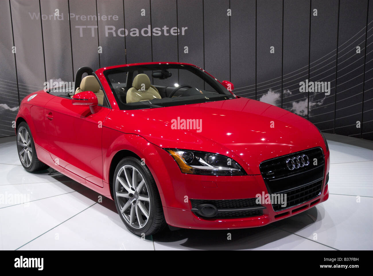 Audi tt red hi-res stock photography and images -