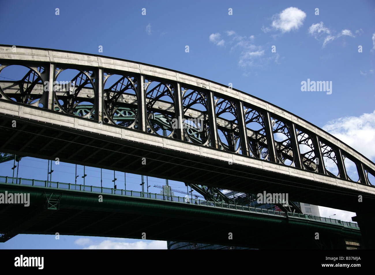Bowstring girder bridge hires stock photography and images Alamy