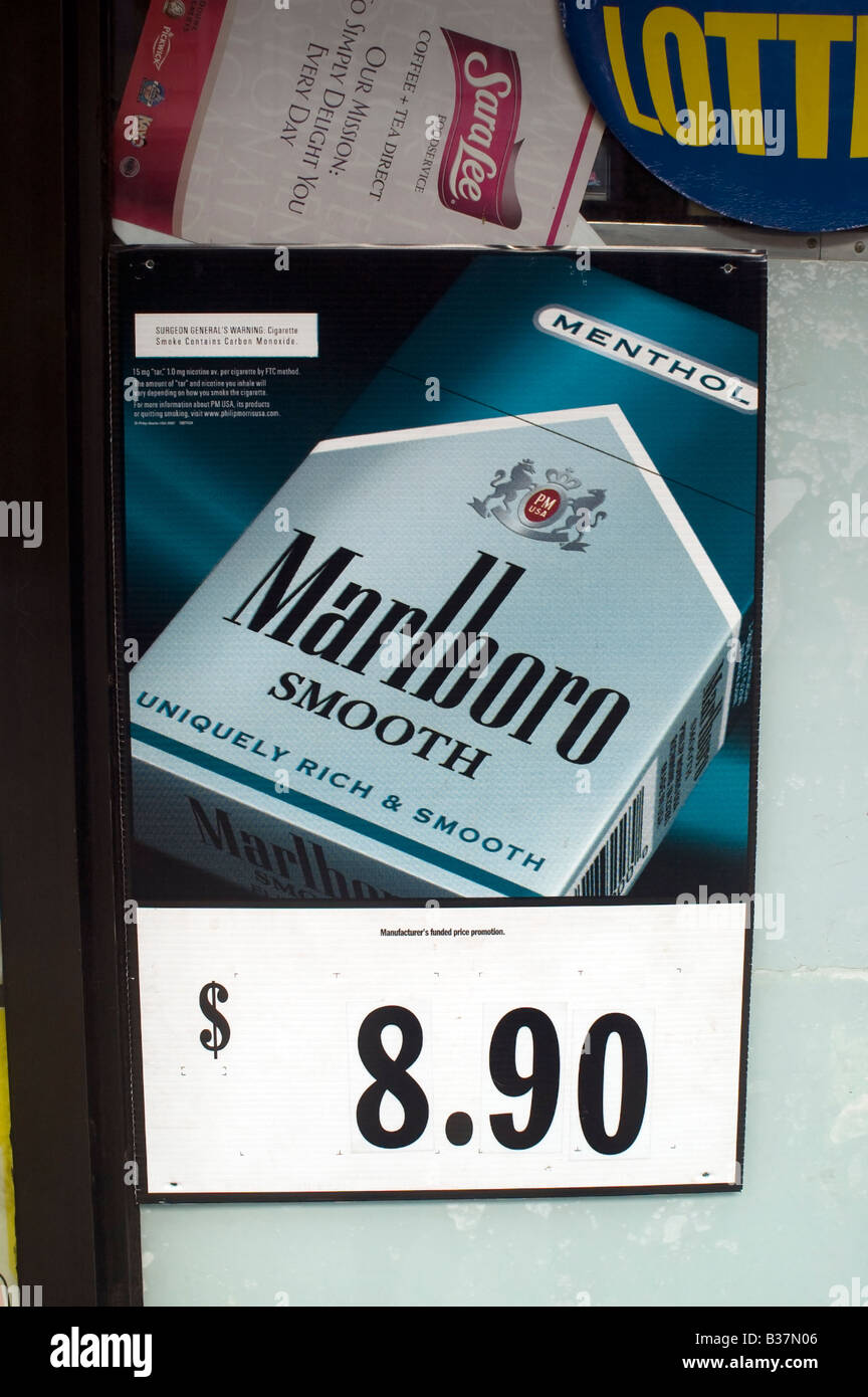 Advertisement for Marlboro Smooth cigarettes on the wall of a grocery store in New York Stock Photo