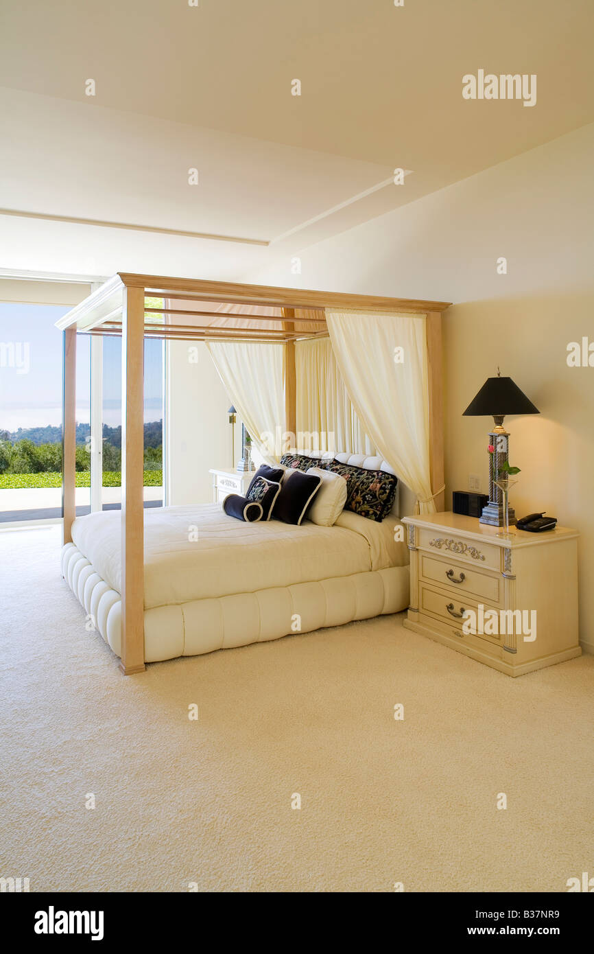 Interior of a large modern bedroom Stock Photo - Alamy