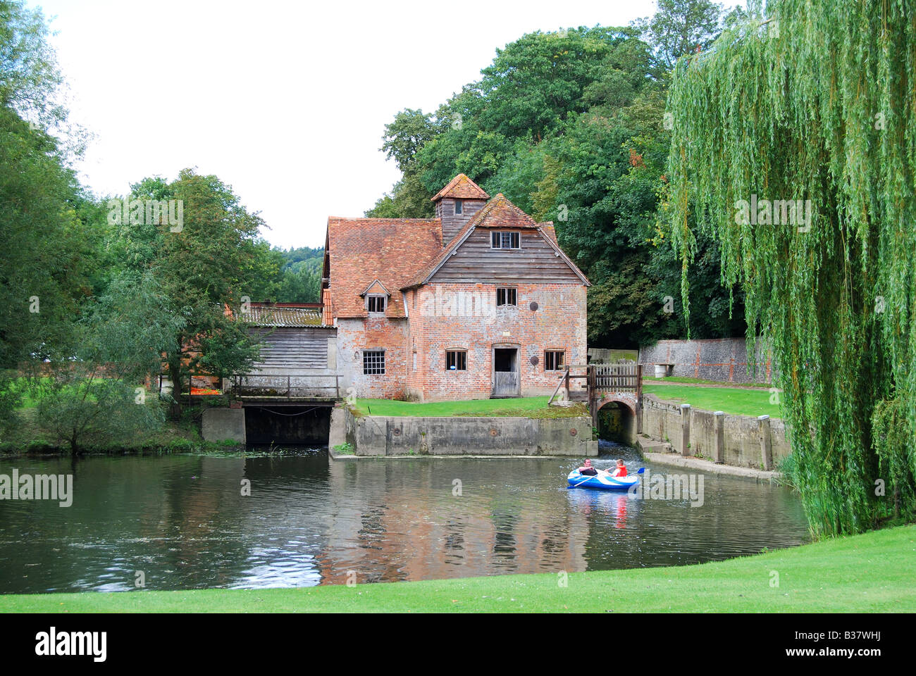 Reading, mapledurham watermill hires stock photography and images Alamy