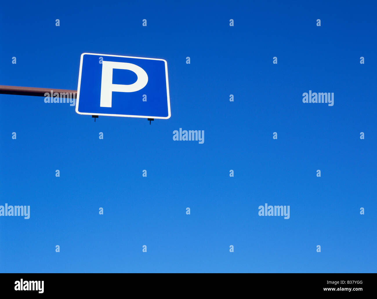 Sign no parking sign hi-res stock photography and images - Alamy
