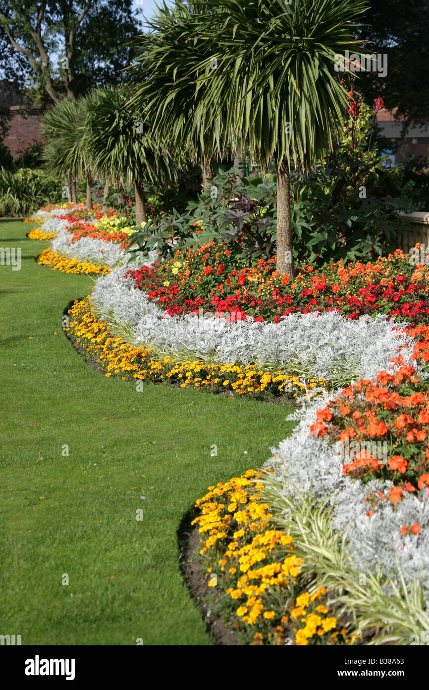 City of Sunderland, England. Flower beds and borders within Sunderland’s Mowbray Gardens municipal park. Stock Photo