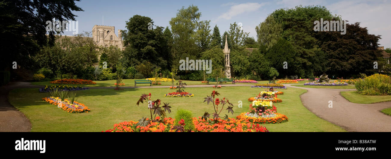 Panoramic view of the cathedral gardens and cathedral at Peterborough in Cambridgehsire Stock Photo
