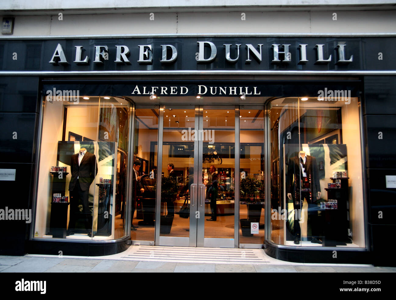 Alfred Dunhill store in Jermyn Street, London Stock Photo