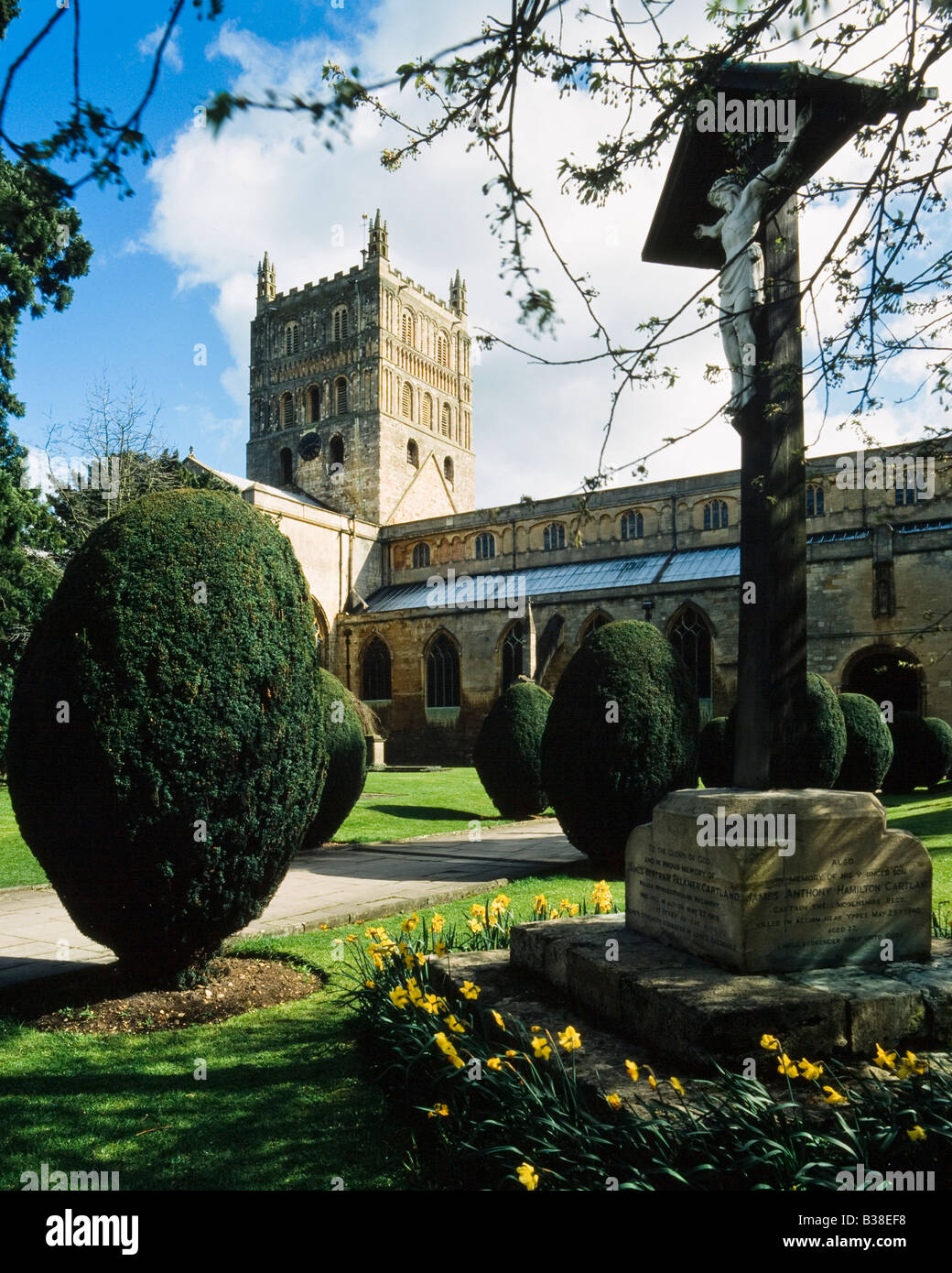 Spring colour, in, Abbey, Tewkesbury, Gloucestershire, England, UK, Europe Stock Photo