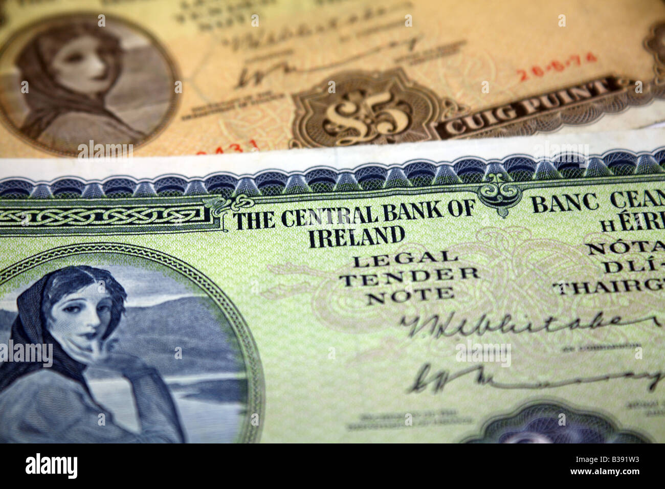 Irish 'Lady Lavery' 5 and 10 punt Notes from Bank of Ireland Stock Photo