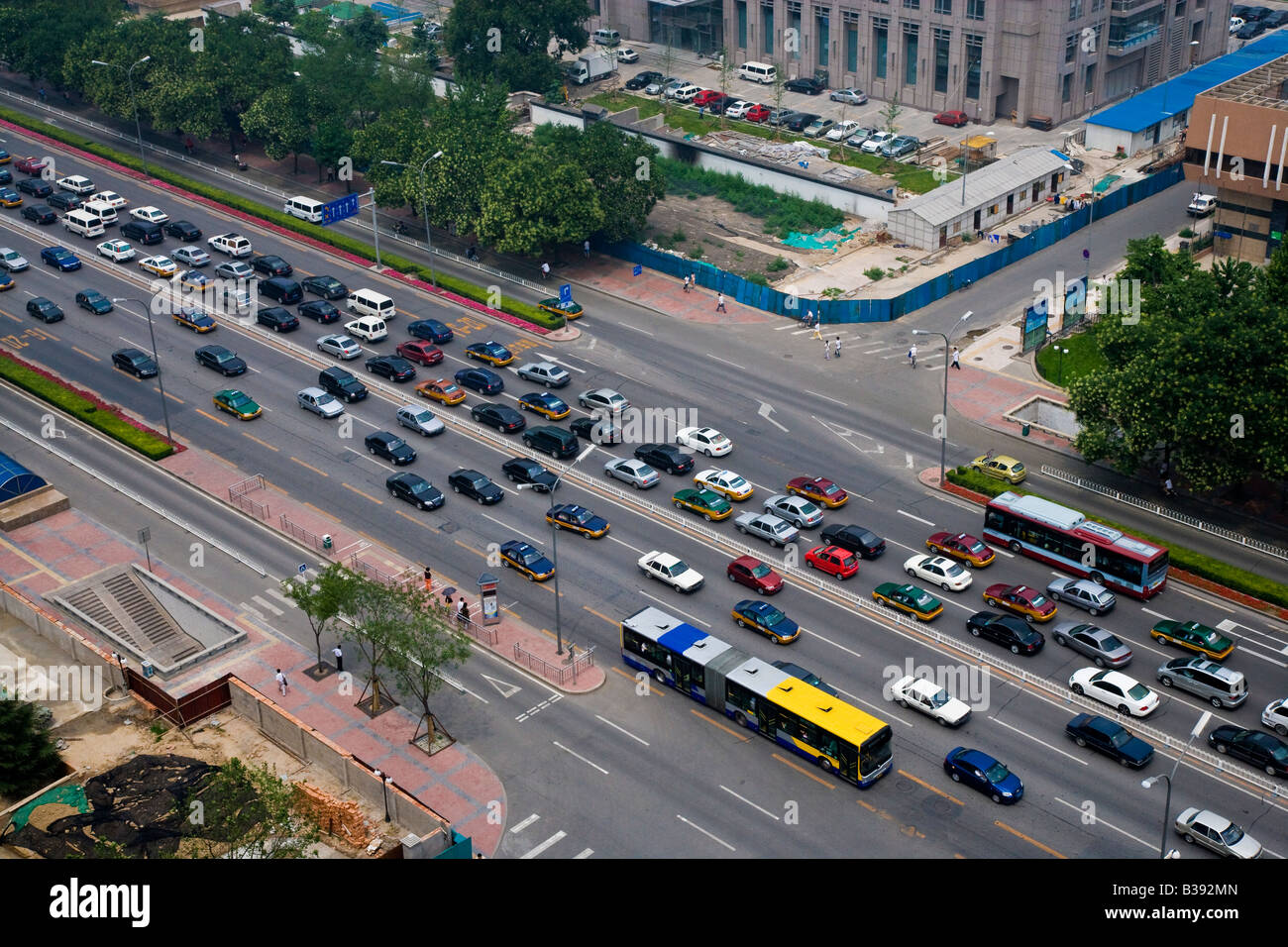 Aerial shot of rush hour traffic jam on Dongchang'an Jie Jianguomennei Dajie main east west road in Beijing JMH3203 Stock Photo