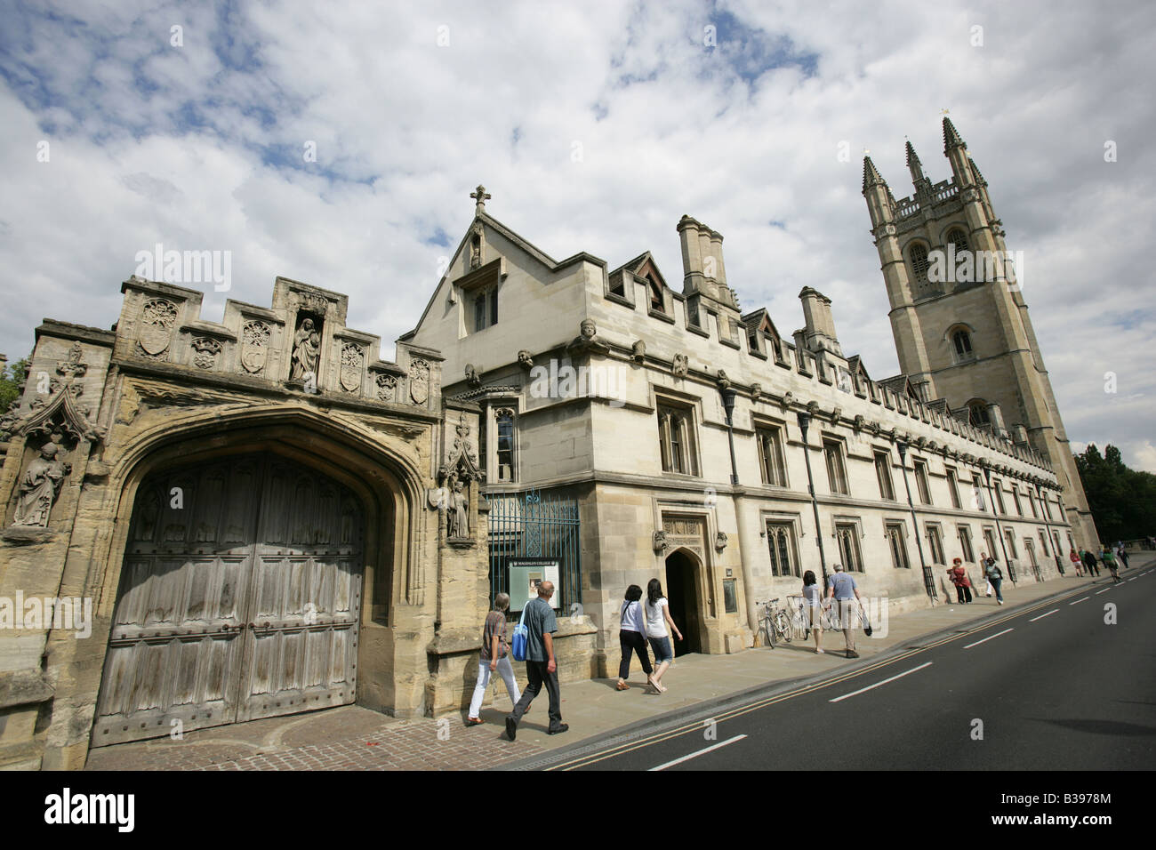 City of Oxford, England. Magdalen College viewed from Oxford’s High Street, with the Great Tower (bell tower) in the background. Stock Photo