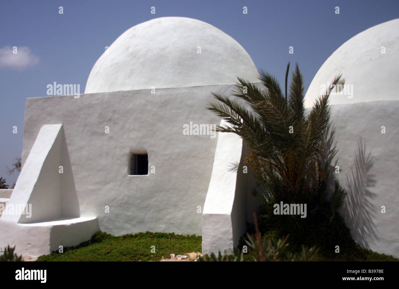 White house in arabic style in Djerba, Tunisia Stock Photo - Alamy