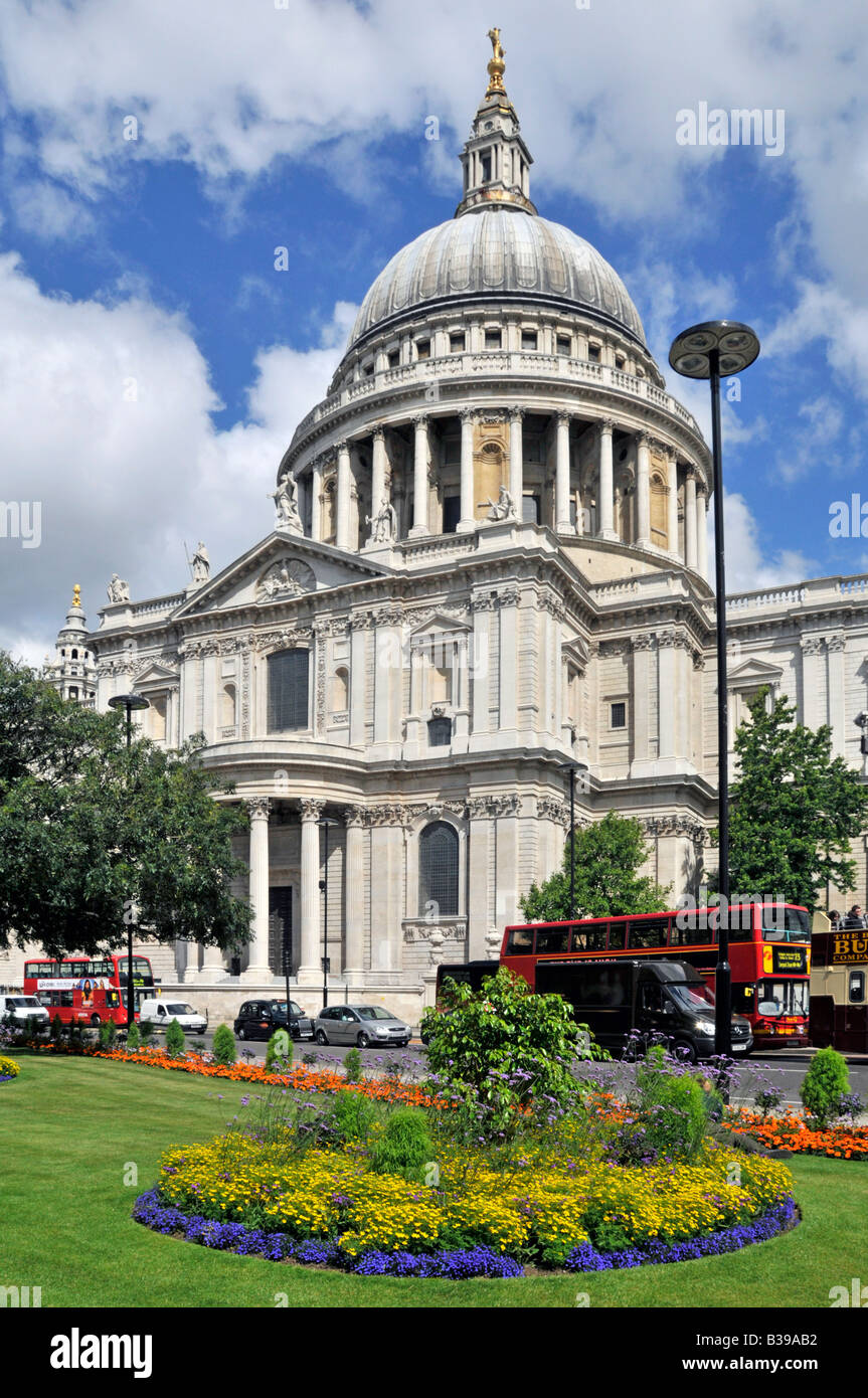 St Pauls Cathedral in 2008 after major clean Stock Photo