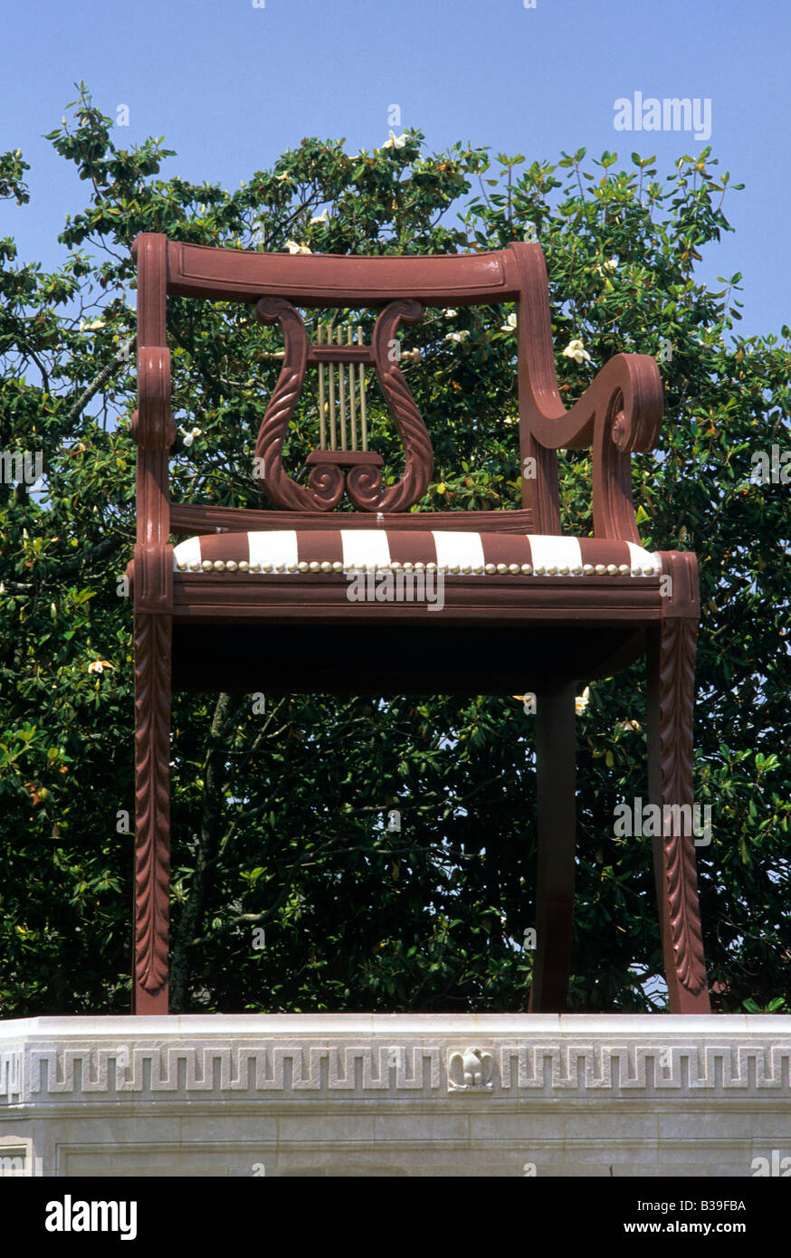 Thomasville NC Big Chair, a 30 foot Duncan Phyfe replica in a