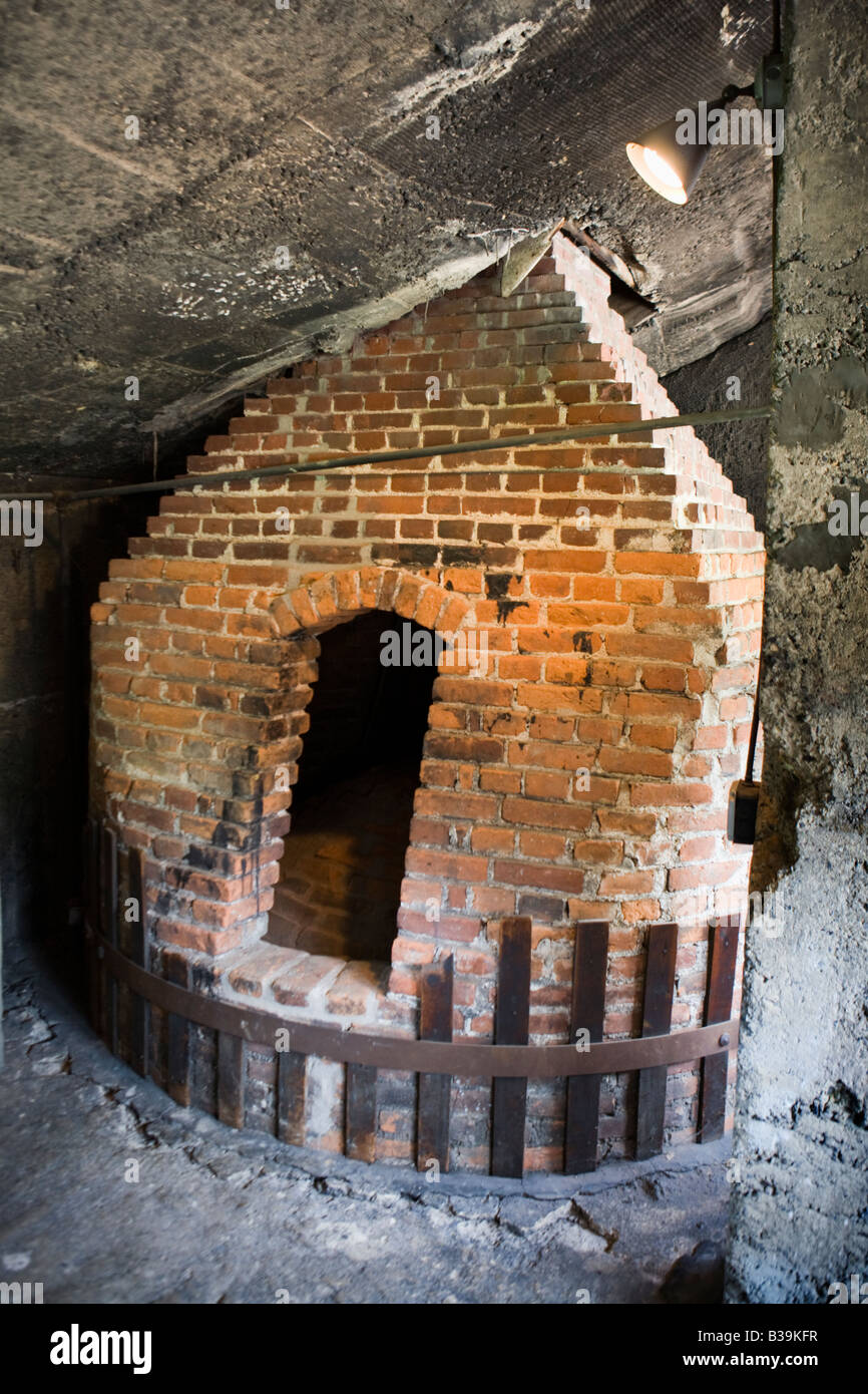 Tile kiln hires stock photography and images Alamy