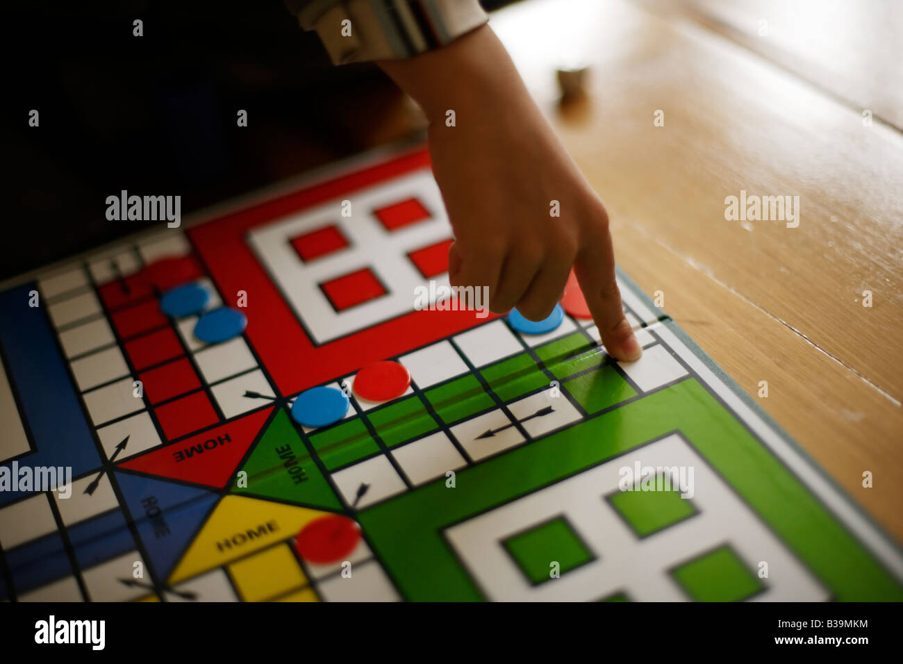 Old ludo board game hi-res stock photography and images - Alamy