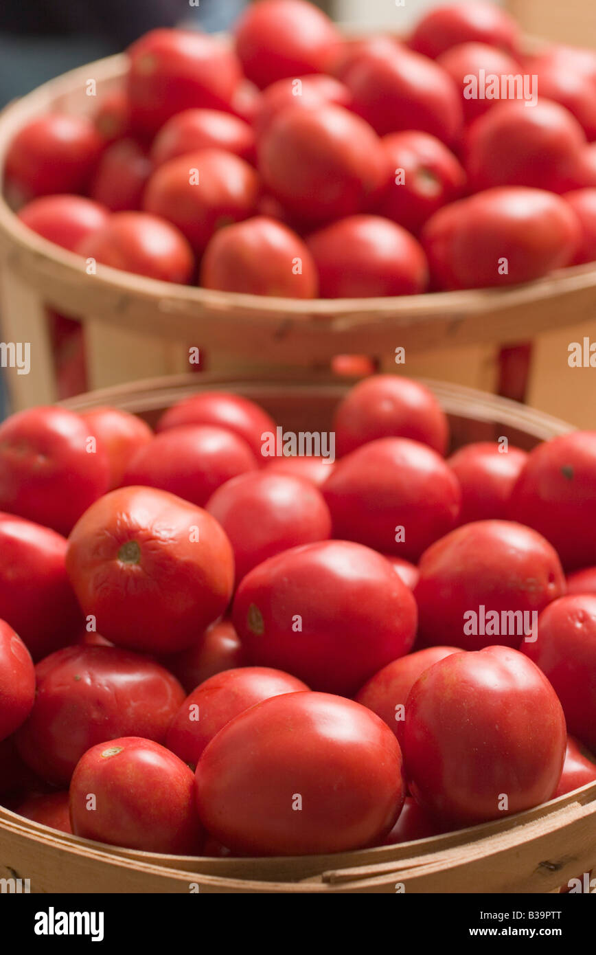 Bushel of tomatoes hires stock photography and images Alamy