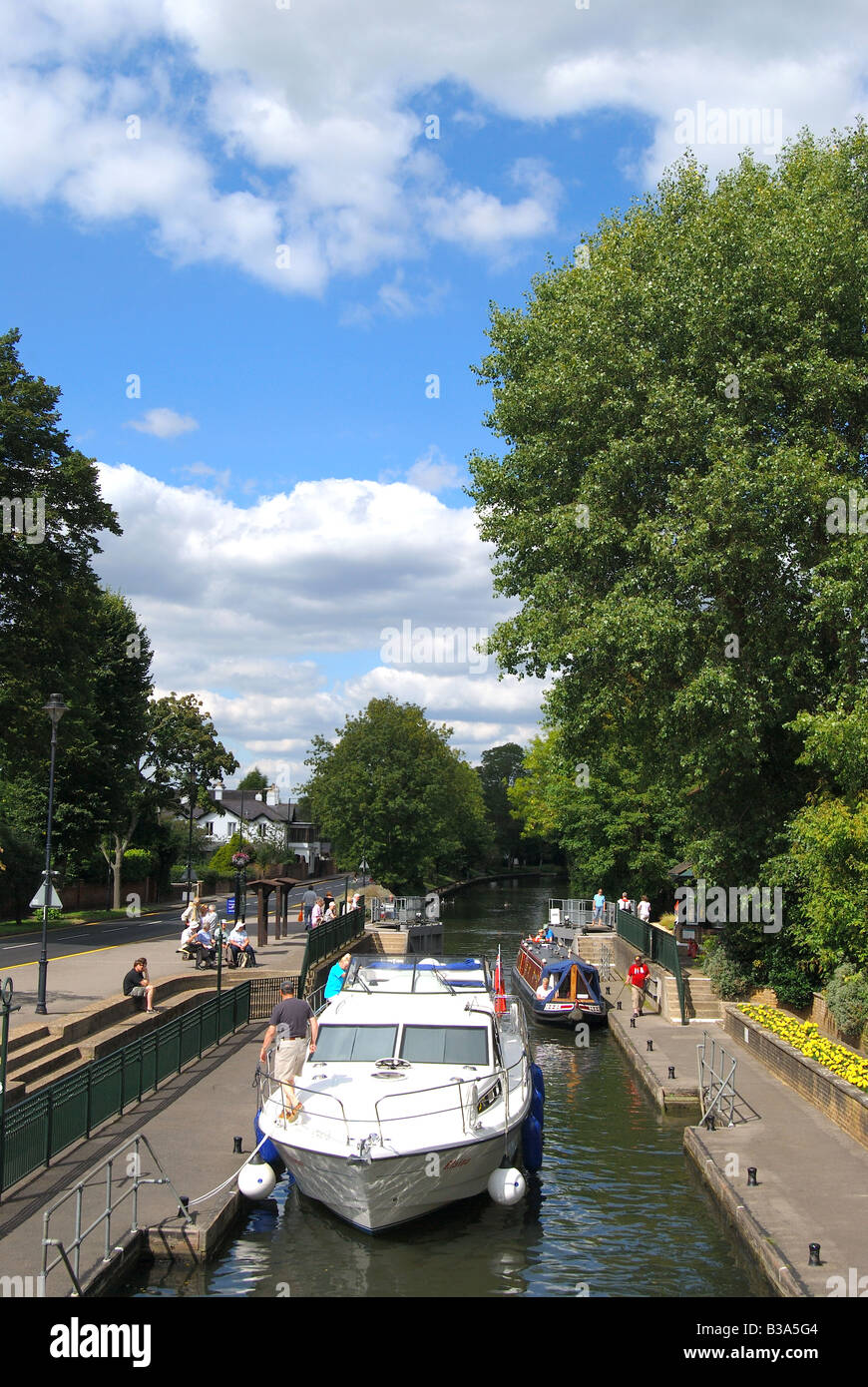 Boulters lock maidenhead berkshire england hires stock photography and