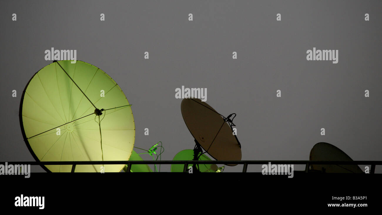 Tv satellites hires stock photography and images Alamy