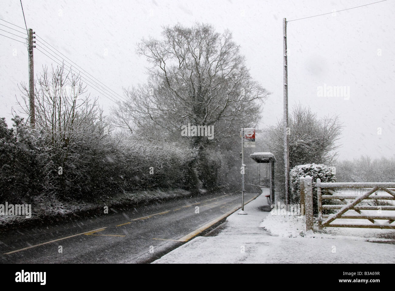Westerham hill bus stop shelter gate hires stock photography and