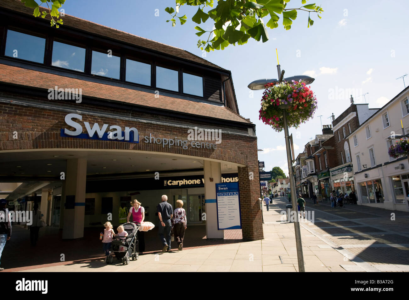 leatherhead shopping centre Stock Photo Alamy