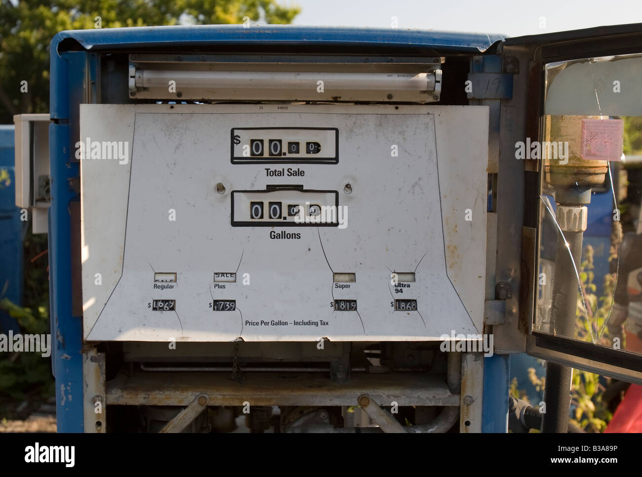 Broken gas pump Stock Photo Alamy