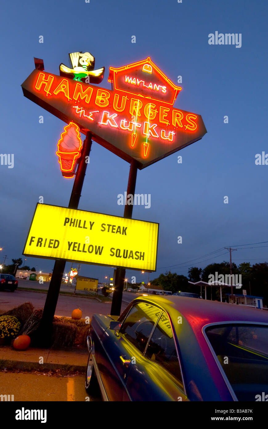 USA, Oklahoma, Route 66, Miami, Waylan's Ku Ku Burgers (last of 200