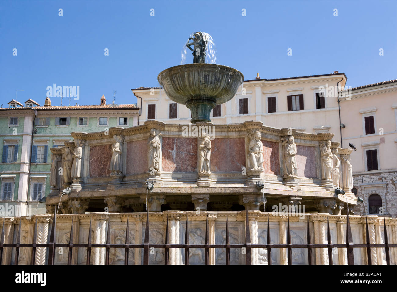 Fontana Maggiore in Piazza IV novembre Perugia Umbria Italy Stock Photo