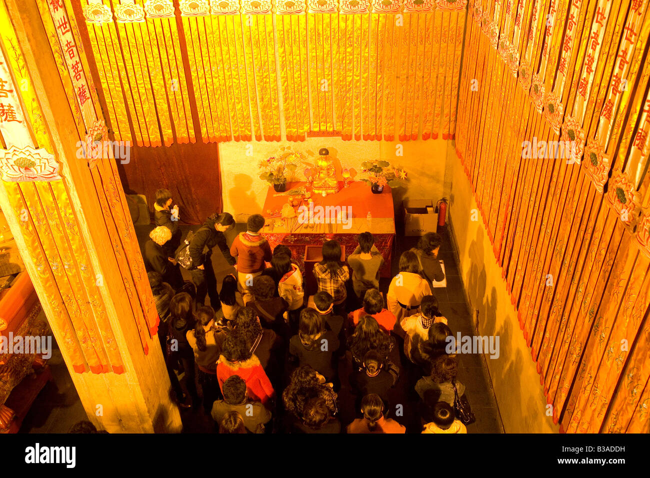 Inside Jingan Temple, Jing'an temple, Shanghai, China Stock Photo
