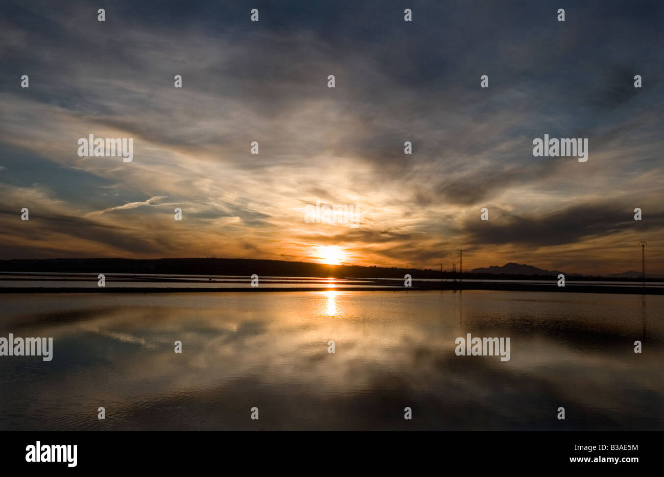 Tranquil reflection symmetry hi-res stock photography and images - Alamy