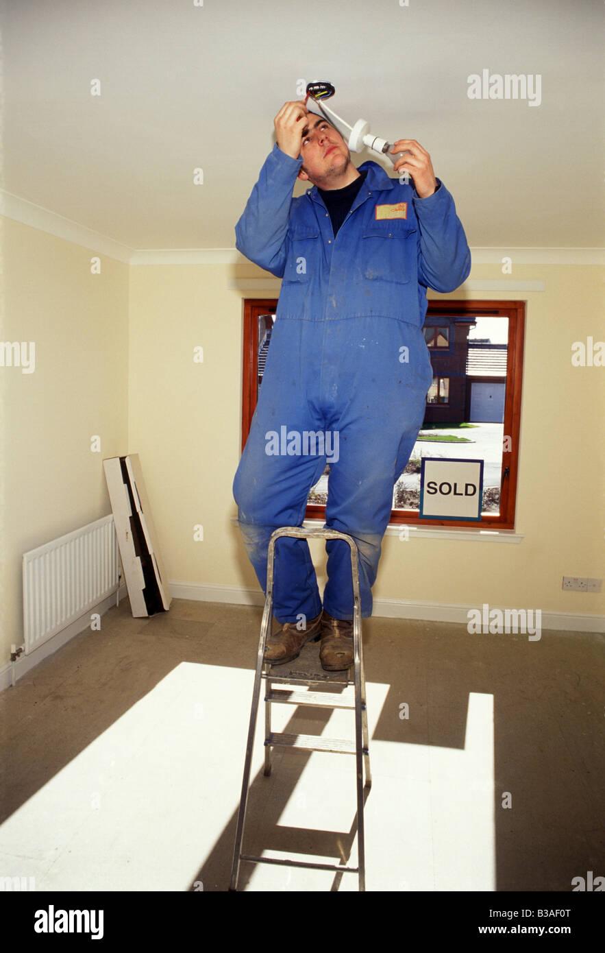 Electrician Wiring A Ceiling Rose Stock Photo 19285640 Alamy