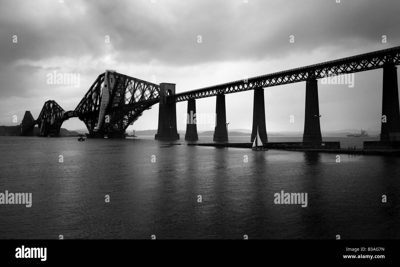 The Firth Of Forth Railbridge Stock Photo - Alamy