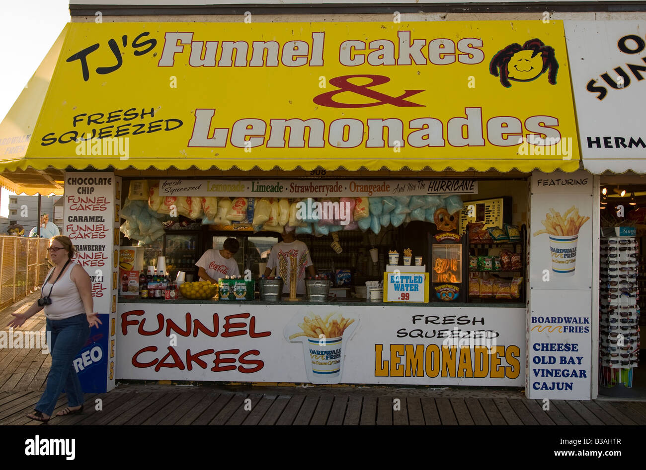 Store selling food on the boardwalk Stock Photo Alamy