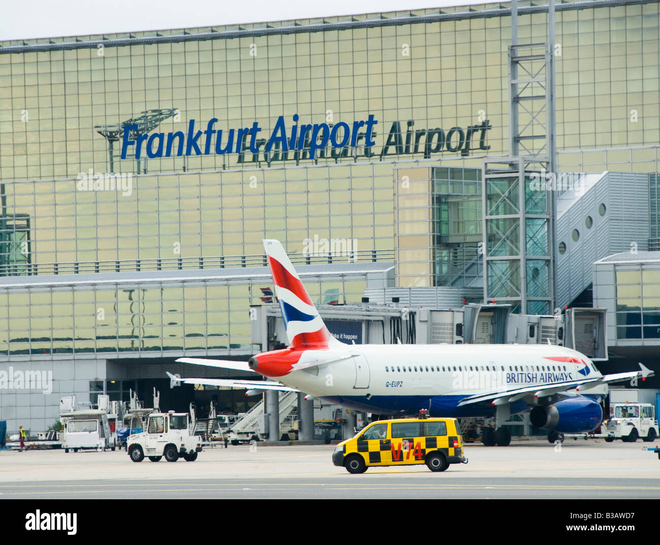 frankfurt-airport-stock-photo-alamy