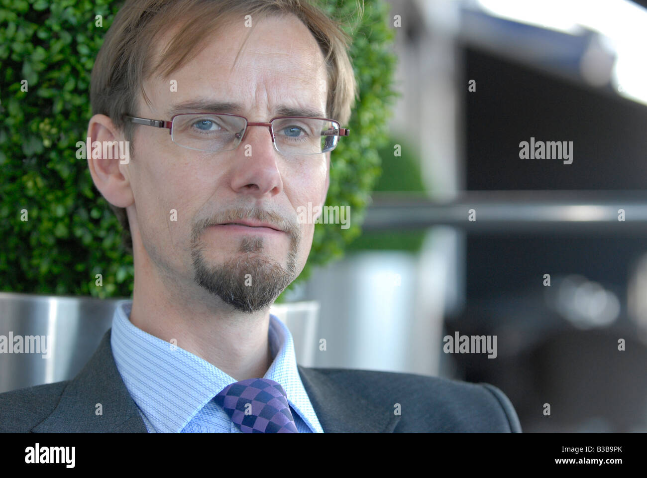 Business man sitting in bar hi-res stock photography and images - Alamy